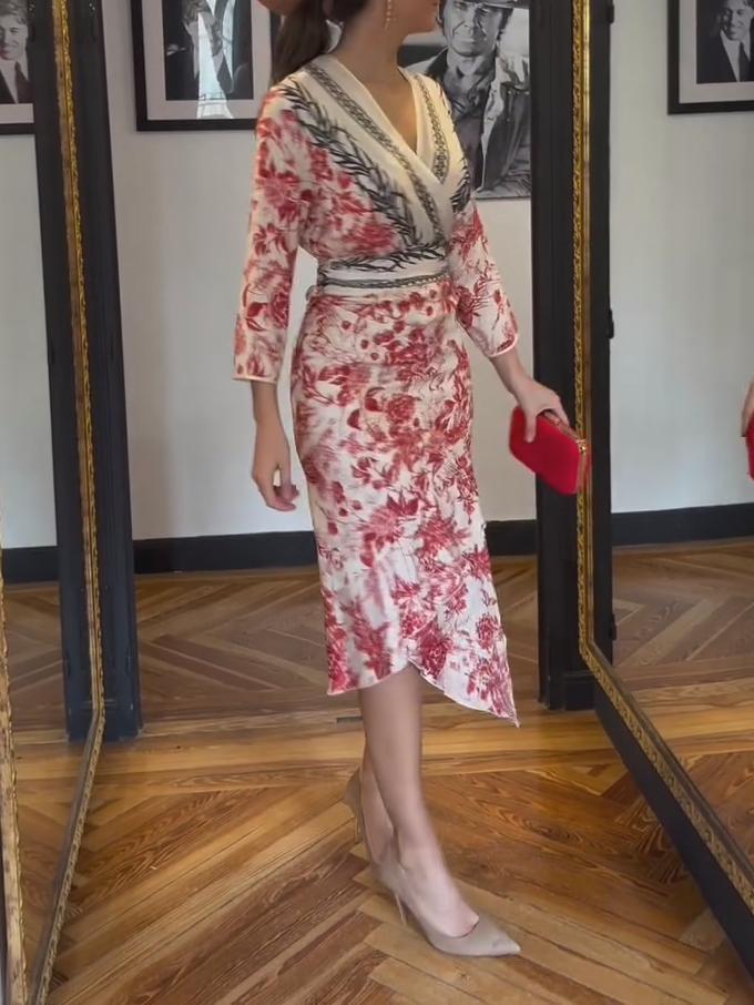 Elegant V-neck Printed Dress