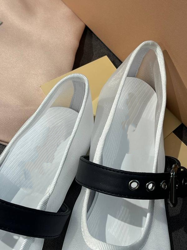 White Women's Ballet Flats