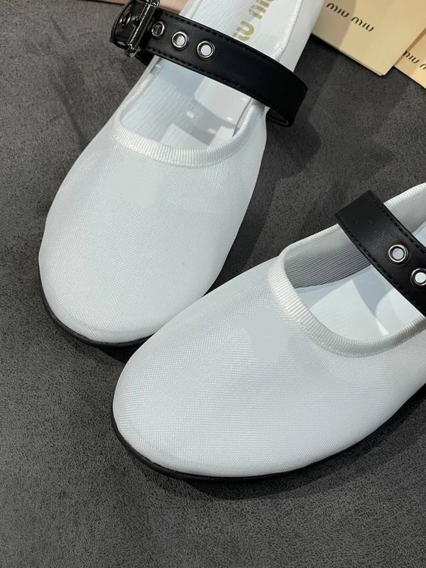 White Women's Ballet Flats