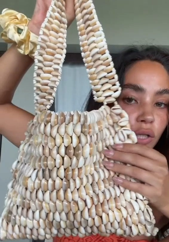 New Guinea Tribal Braided Fibre Large Rectangular Bag Decorated With Lines Of Shells