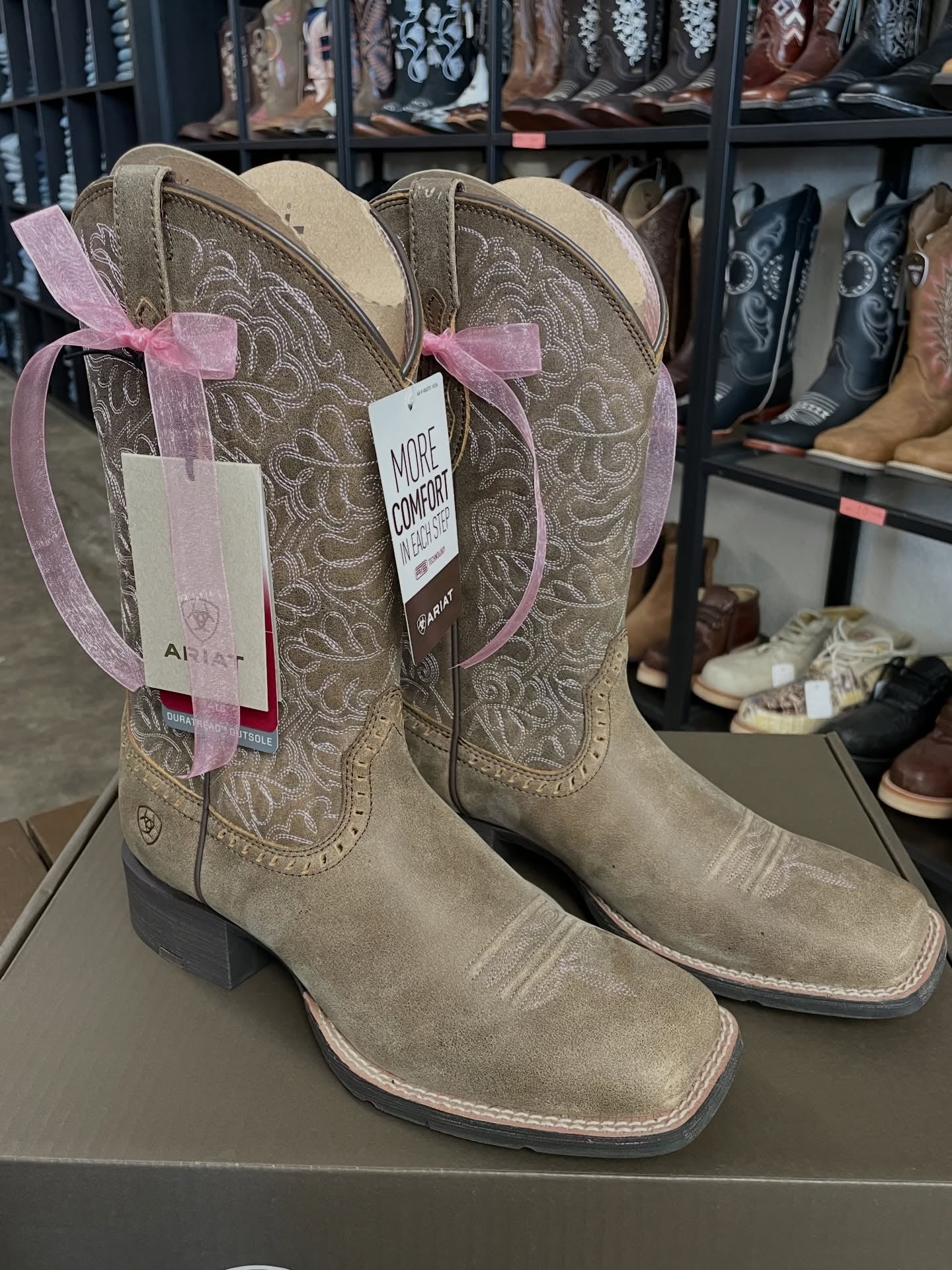Ladies Round Up Remuda Boots Brown Bombe