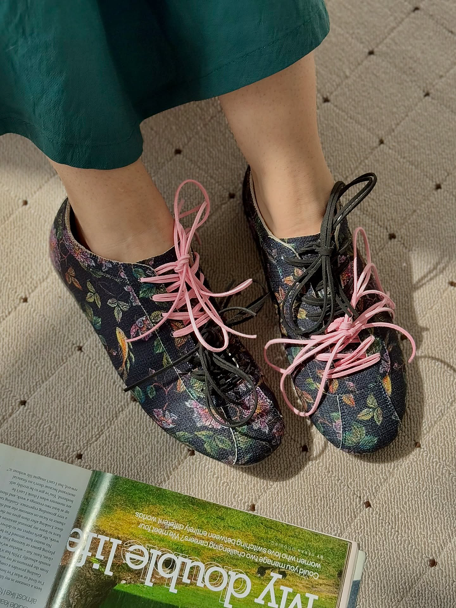 Two-Tone Shoelace-Print Flats